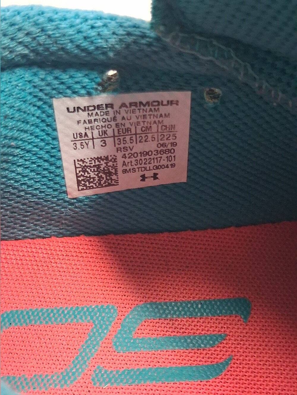 Under Armour Low-Top Sneakers - Light Gray with Teal Accents Size 3.5Y - Picture 9 of 13
